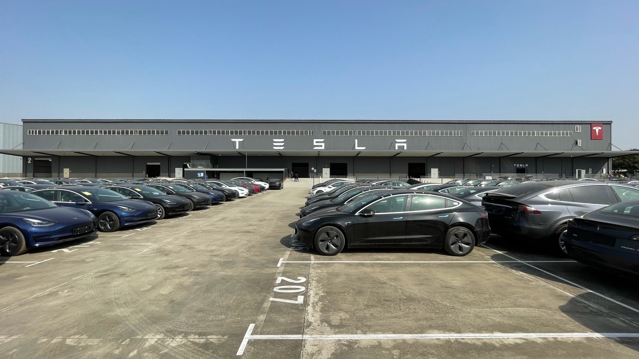 2021款特斯拉Model3成都首批车主交付仪式

2021年1月11日

特斯拉龙泉交付中心 - 图片 1