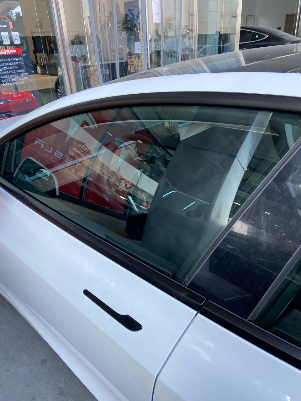 洗完车发现我的黑车配亮条真好看，对比新款白车配黑条😝 - 图片 2