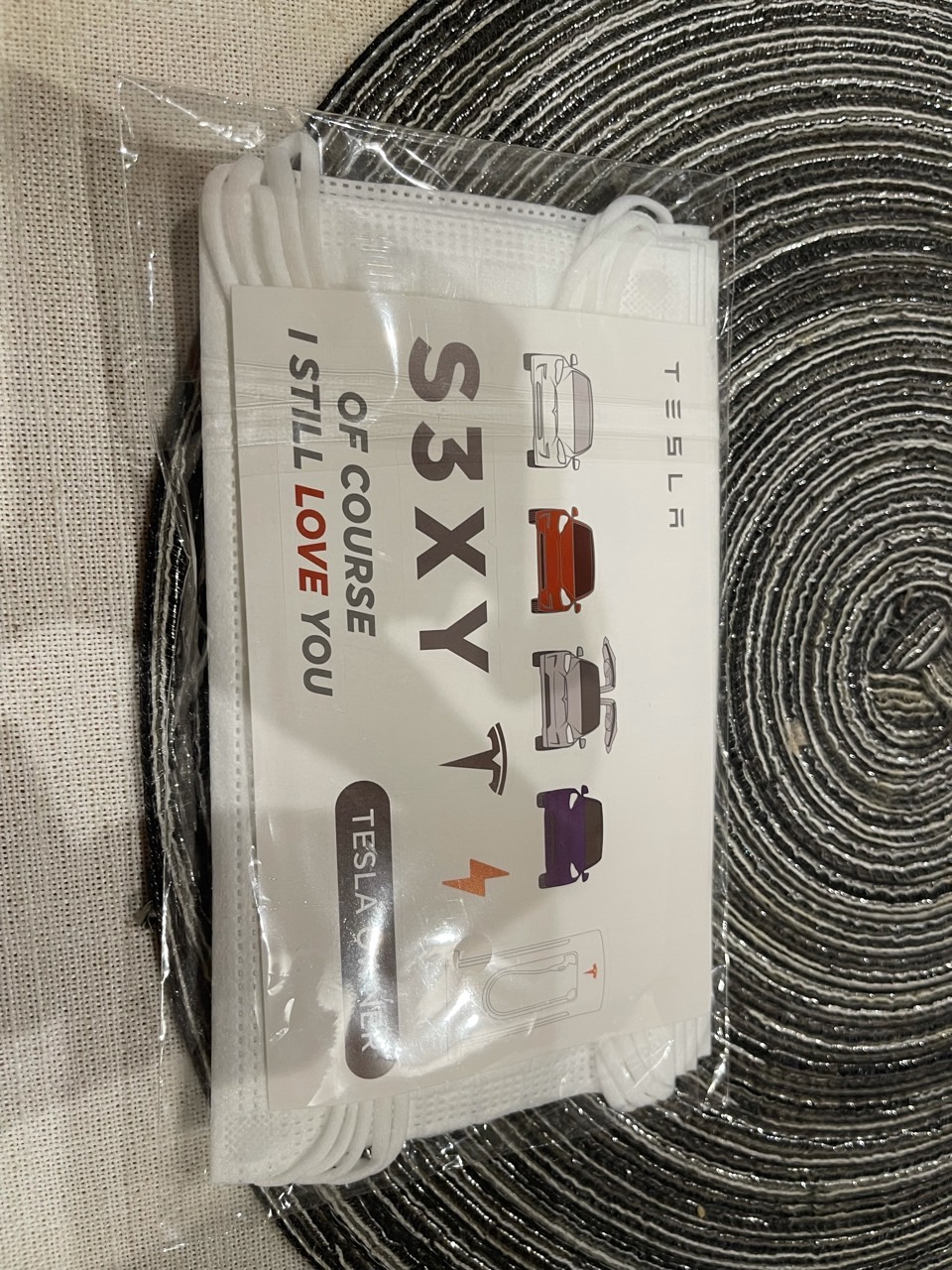 特斯拉不知道为啥给我送口罩….一脸懵逼，大家都有吗。 - 图片 1