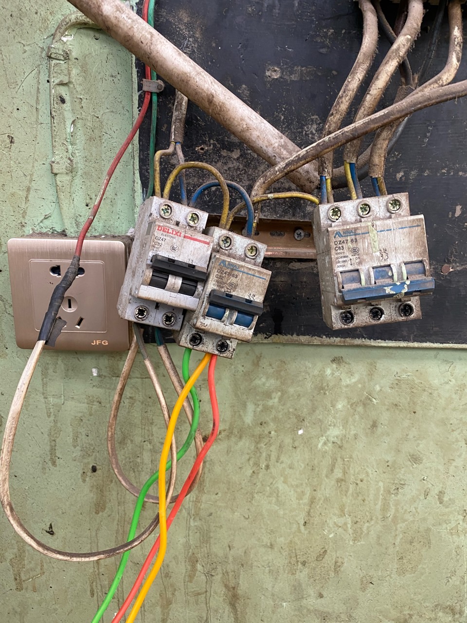 到安多县。早上9点从拉萨出发，计划在那曲住宿。青藏线比川藏线平缓许多，海拔稳定在4700左右，少了盘 - 图片5