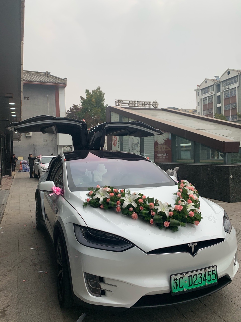 好朋友结婚，让我给他找宝马五系，不要电动车😭 - 图片 1