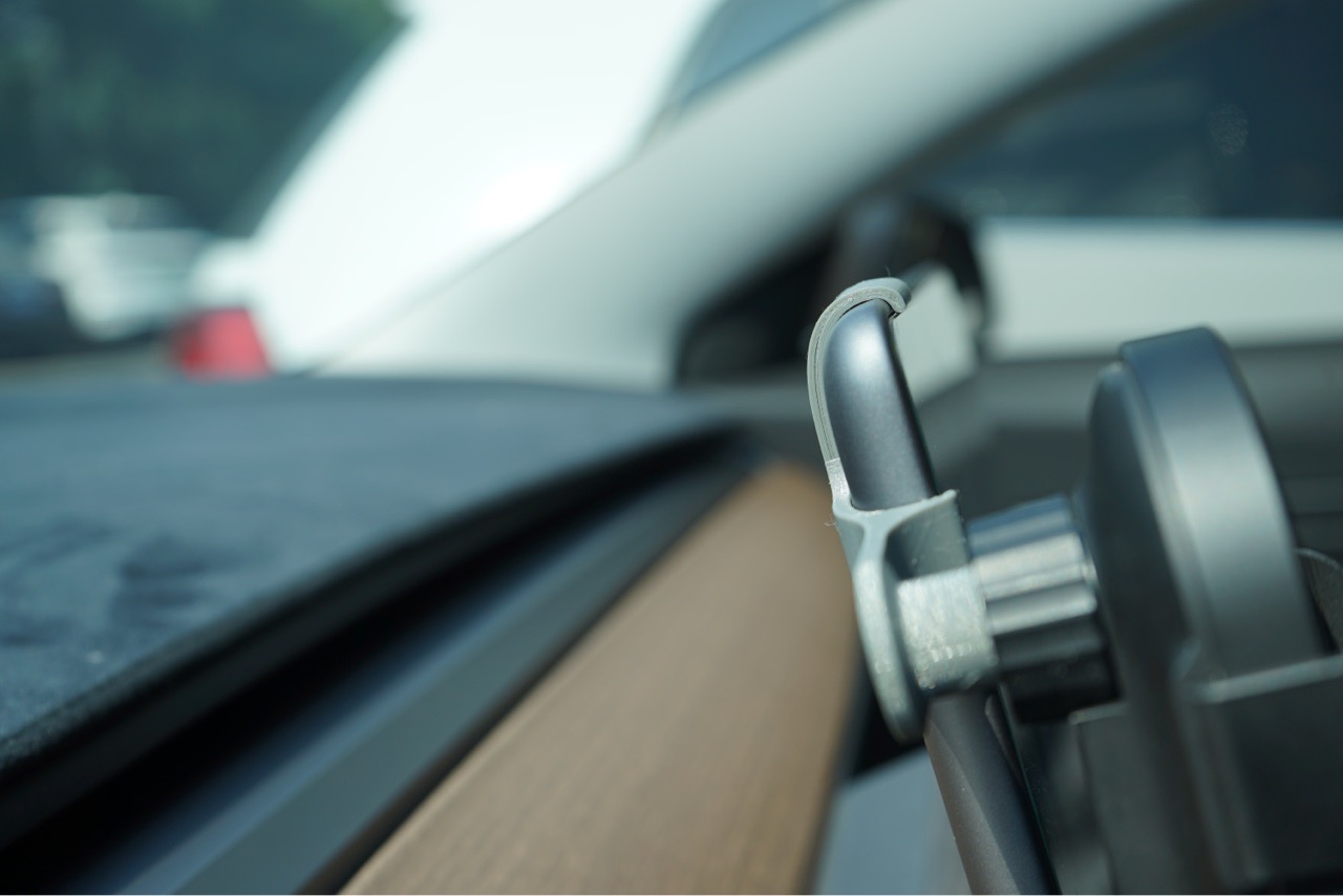 车友设计的3D打印的手机支架，实际上车还挺香，习惯右边操作，算是小特叔叔方案的一种补充方案。 - 图片 5