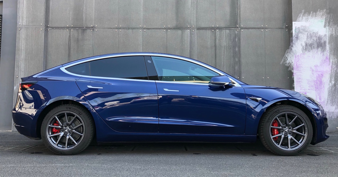 后驱喷了红色卡钳，感觉这轮毂P版还运动🤗

另外，求一个原厂P版尾翼 尾翼 尾翼，求尾翼 - 图片 1