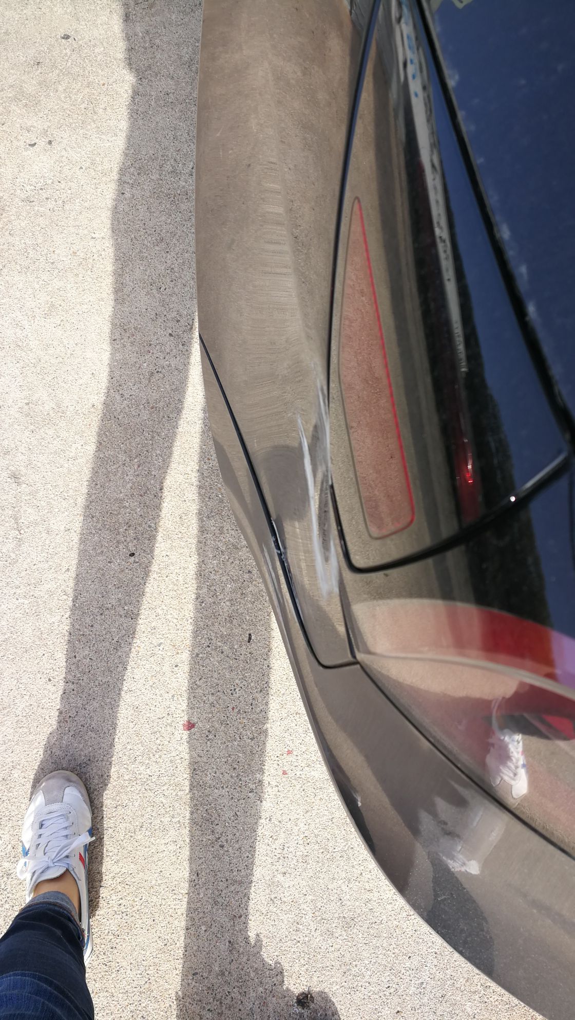 蹭电线杆了，帮忙看看去服务中心修要多少钱 多久，该不该走保险。上海地区有没有靠谱的汽修店推荐哇？ - 图片 2