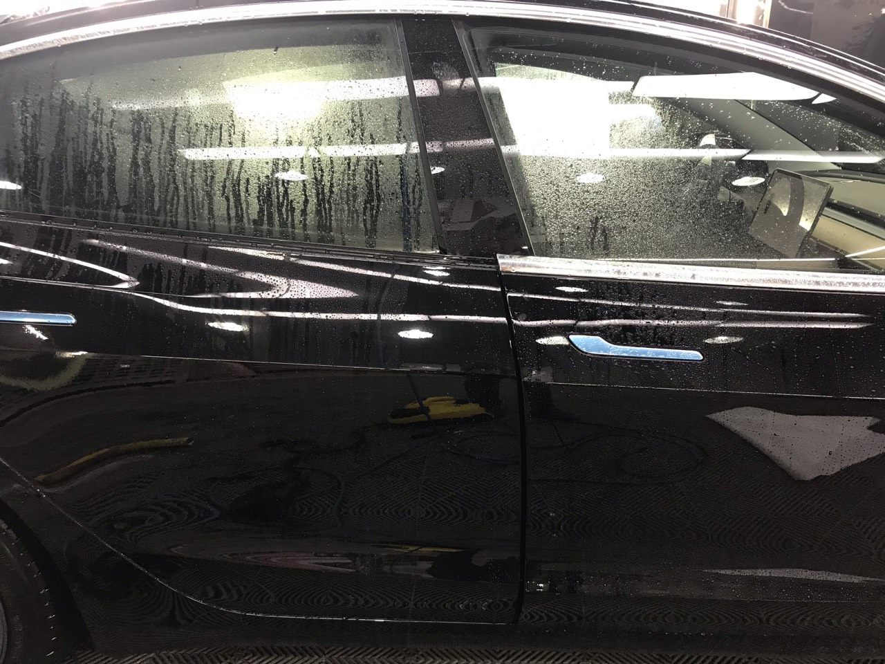 昨天新提的车，今天赶紧做上隐形车衣，想改色的朋友，赶紧来吧!“途享漆面改色、保护”！ - 图片 1