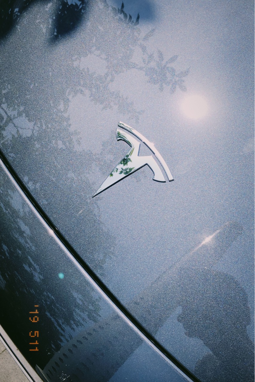 暴晒以后的毛豆三用手去按压前盖，会不会在手上留下烙印？ - 图片 1