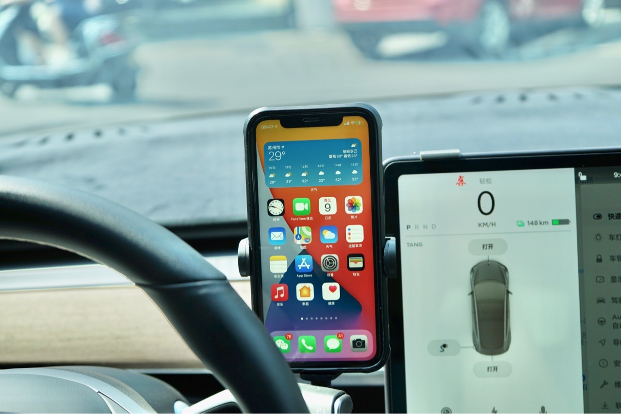 车友设计的3D打印的手机支架，实际上车还挺香，习惯右边操作，算是小特叔叔方案的一种补充方案。 - 图片 1