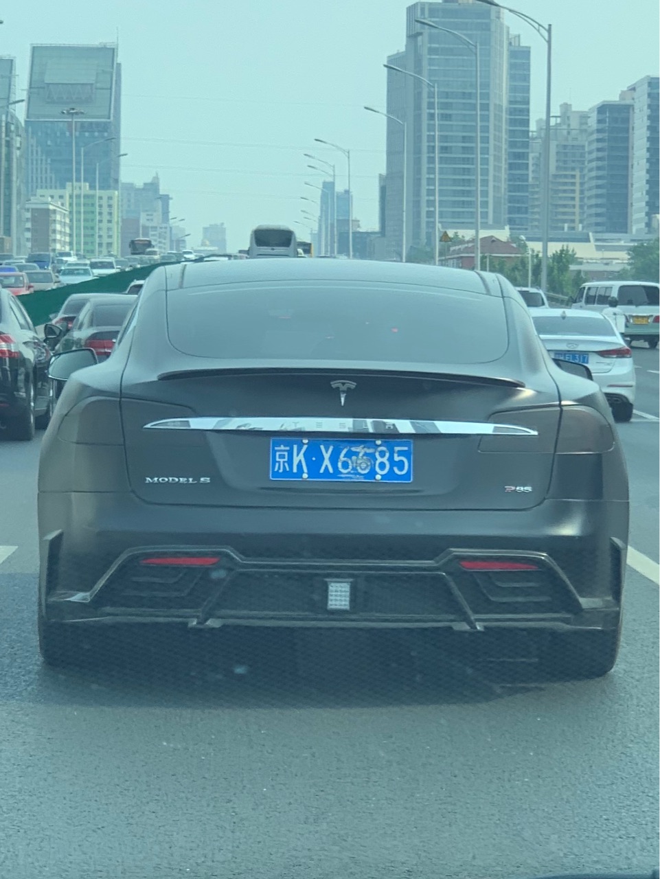 这个牌照污损程度差不多也该被罚了 - 图片 1