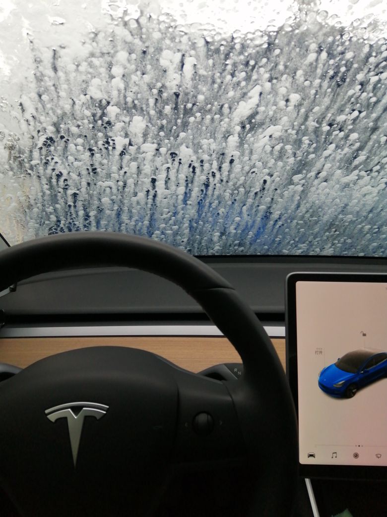 自助洗车会伤车漆吗？
我感觉洗的挺干净的。 - 图片 2