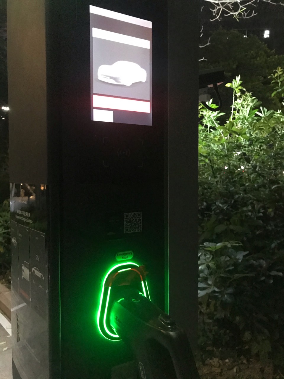 其实Porsche也挺尊贵，我建议应该建在便利店附近，起码尊贵的车主可以去买瓶可乐 - 图片 4