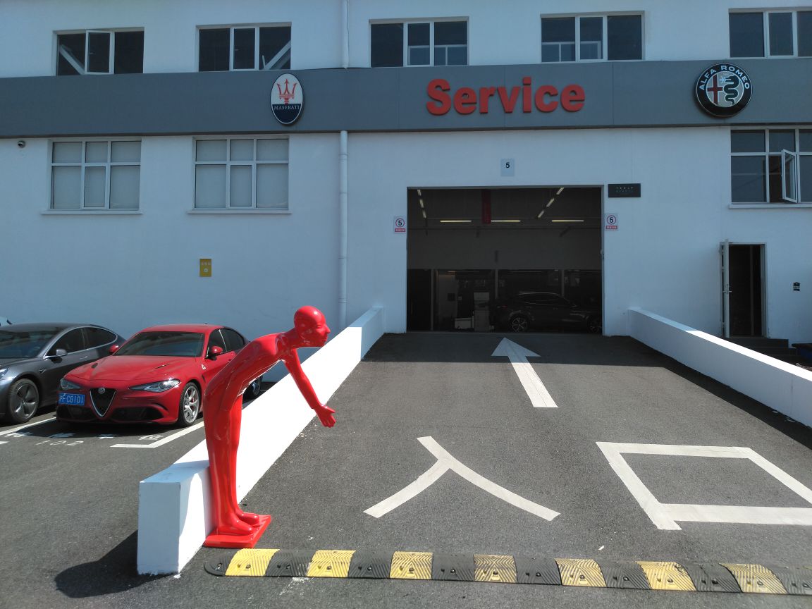 最近比较糟心，先是右后侧悬挂位置磕碰，接着有被倒车刮到右后侧。留车在华翔路服务中心，好好修复一下！ - 图片 4