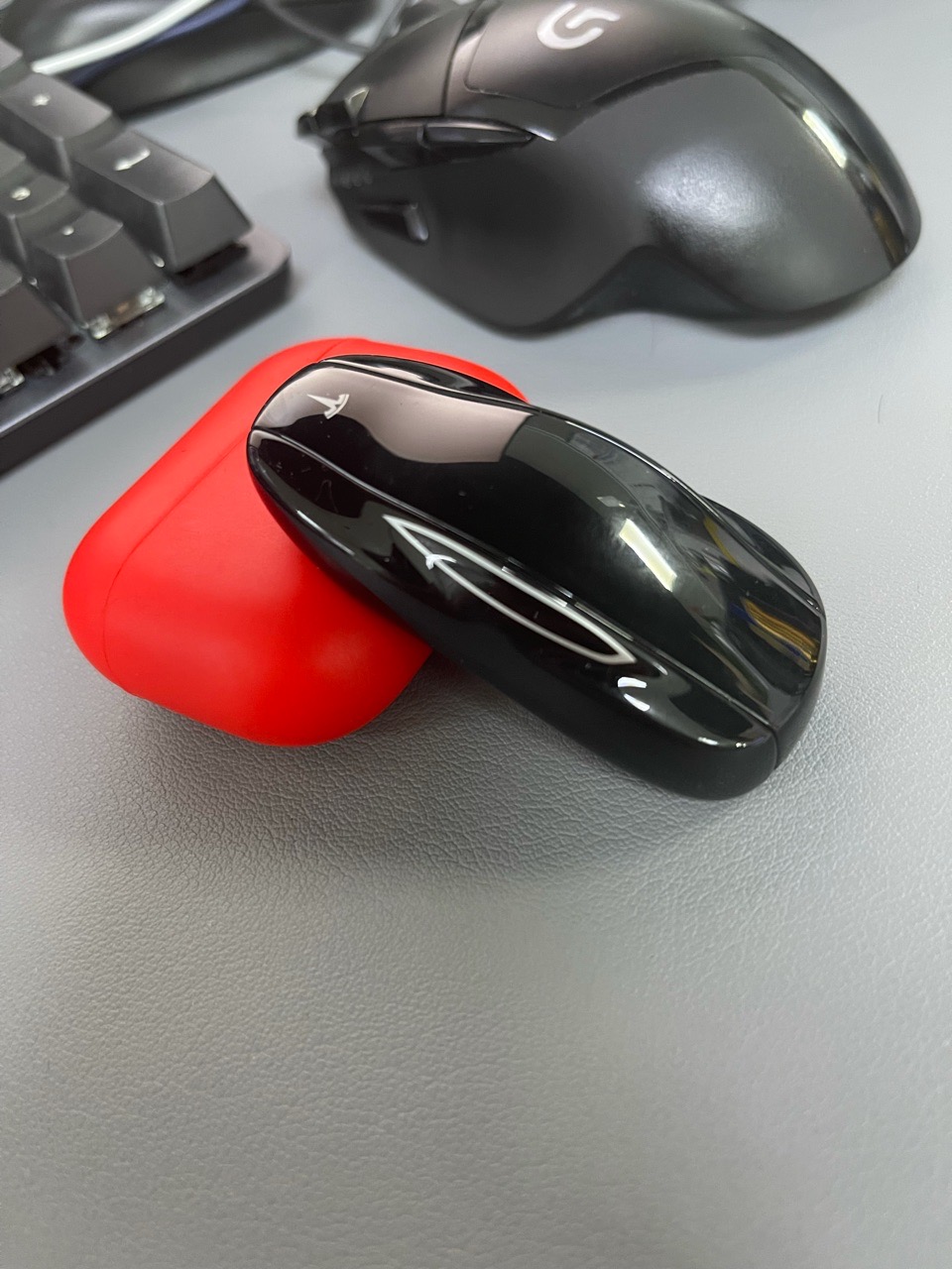 实体钥匙两台车的福音
一把实体钥匙可以绑定多台车辆 只需要b住切换即可切换解锁
简单方便 - 图片 2