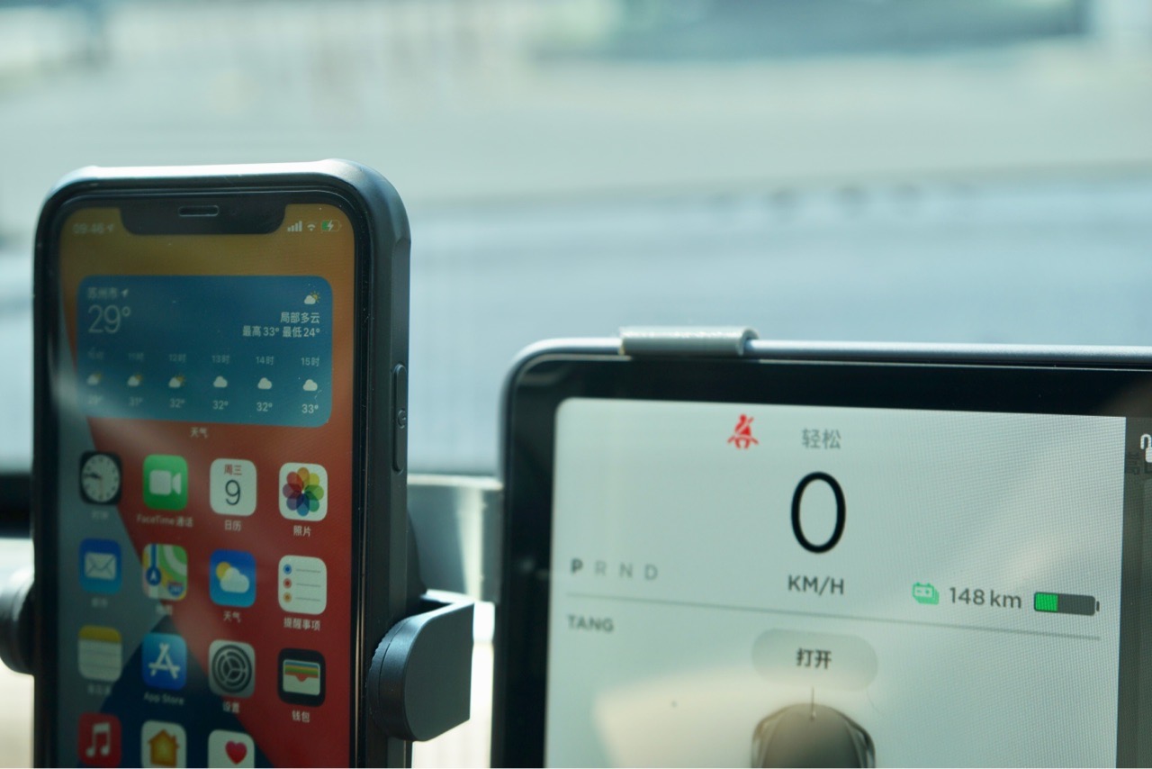 车友设计的3D打印的手机支架，实际上车还挺香，习惯右边操作，算是小特叔叔方案的一种补充方案。 - 图片 4