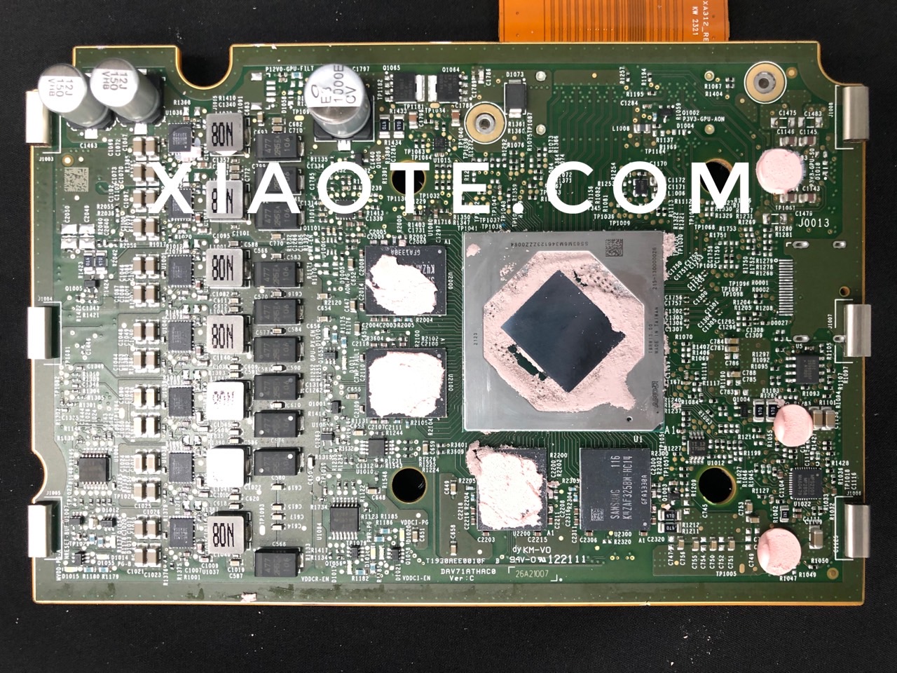 超级车间 全球首拆，实锤 Model Y 性能版 搭载了看起来跟 Model S Plaid 一样的GPU，如图。


玩转特斯拉，一手爆料，就来 xiaote.com  - 图片 1