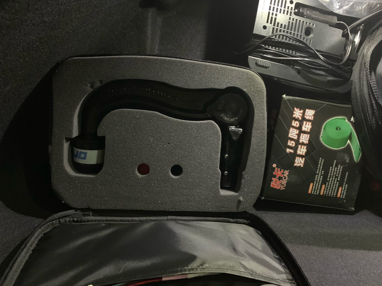 现在 Model Ｘ提车的，还送不送拖车钩这个东西啊？ - 图片 1